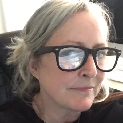 Profile Picture of Pamela Wallace (@spookypoet) on Twitter