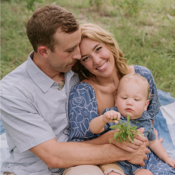 Profile Picture of Cara Humkey (@cara_humkey) on Poshmark