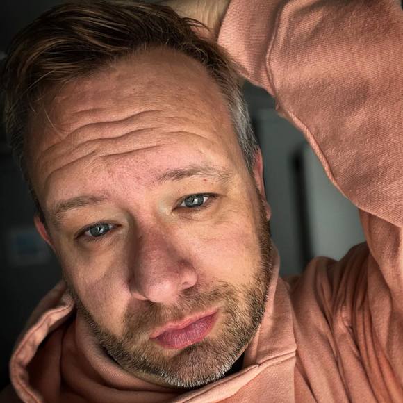 Profile Picture of George Kuntz (@gfkuntz) on Poshmark