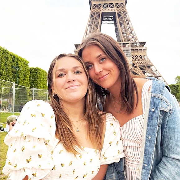 Profile Picture of Paige Feeney (@paige_feeney) on Poshmark