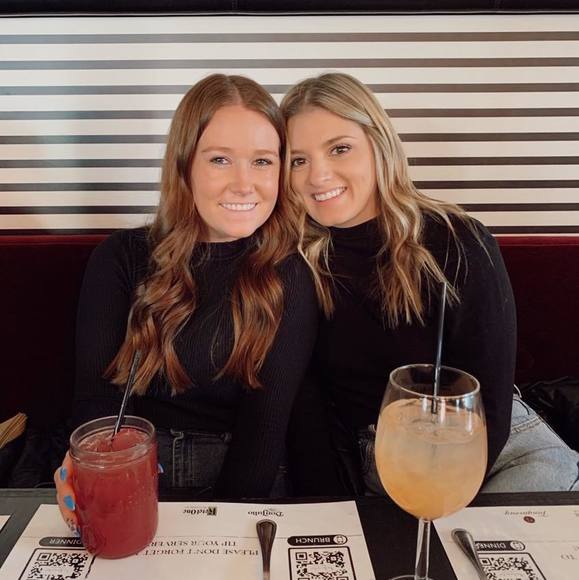 Profile Picture of Melissa Fecci (@melissafecci) on Poshmark