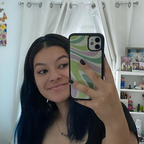 Daniela Gallegos-monreal - Poshmark Profile Picture of Daniela Gallegos-monreal (@dmonreal572) on Poshmark