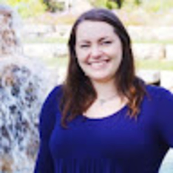 Profile Picture of Emily Michalski (@emichalski14) on Poshmark