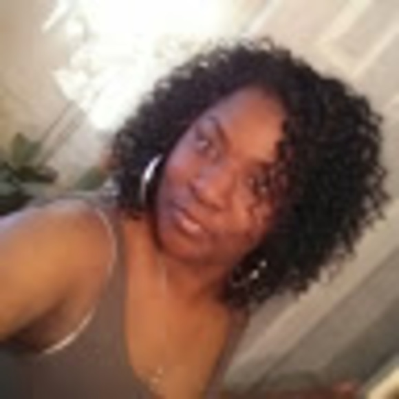 Profile Picture of Tracey Thorpe (@traceythorpe) on Poshmark