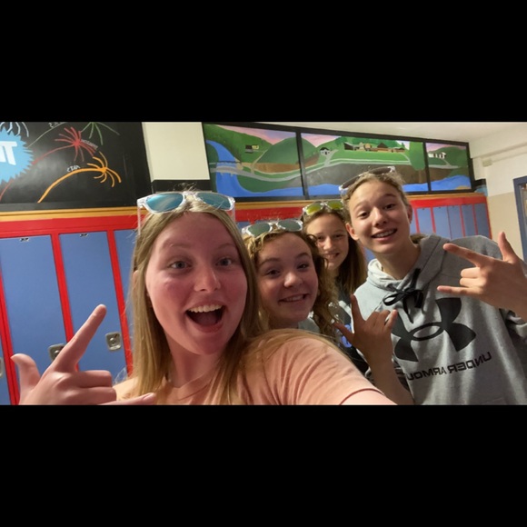 Profile Picture of Alex Kent (@alexkent0426) on Poshmark