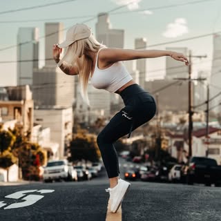 Profile Picture of stefanie sutton (@stefanie_sutton) on Instagram