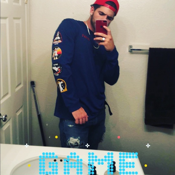 Profile Picture of David Gabaldon (@slicedavid2) on Poshmark