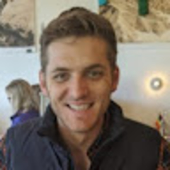 Profile Picture of Alex Theumer (@alextheumer) on Poshmark