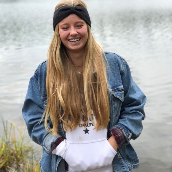 Profile Picture of Maddi Decarlo (@maddirose613) on Poshmark