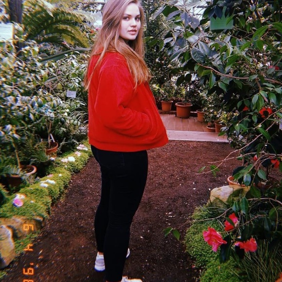 Profile Picture of Allison Trimble (@danielthesun) on Poshmark