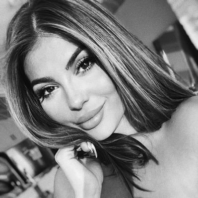Profile Picture of Alessandra Titone (@atitone6) on Twitter