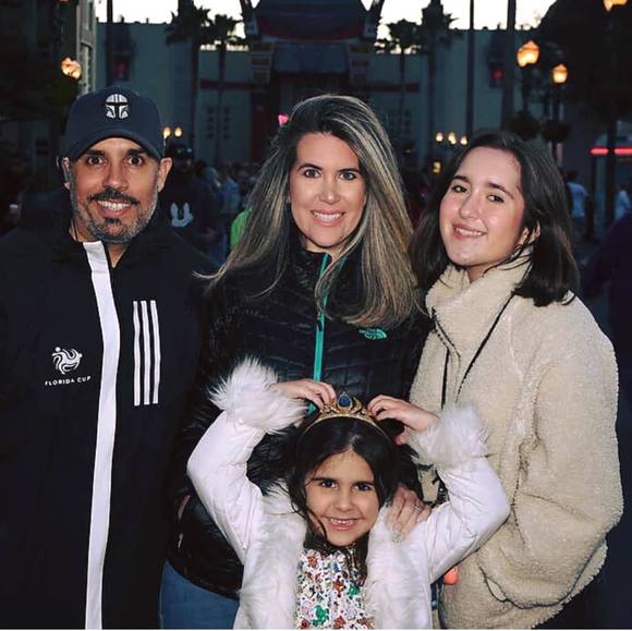 Profile Picture of Mina Pedrosa (@minamenina) on Poshmark