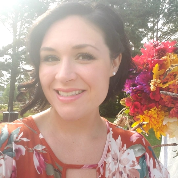 Profile Picture of Allison Mccleveland (@allimccleveland) on Poshmark