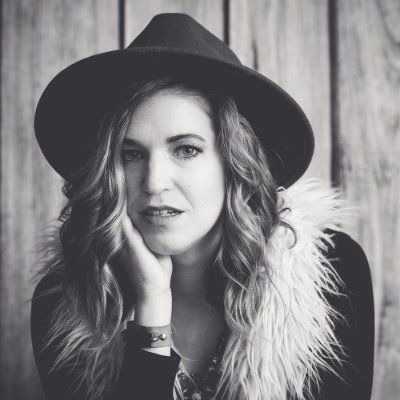 Profile Picture of Kate Mills (@katemillsmusic) on Twitter