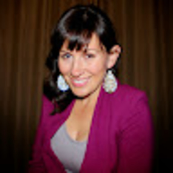Profile Picture of Alexandra Peard (@alexandrapeard) on Poshmark