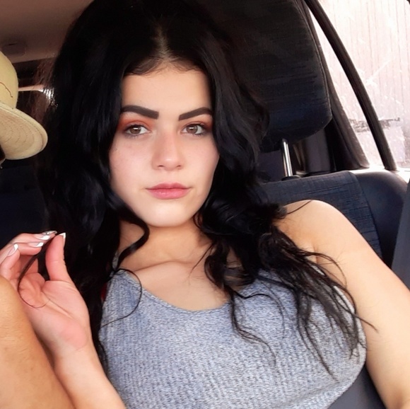 Profile Picture of Audreanna Leyba (@audre505) on Poshmark