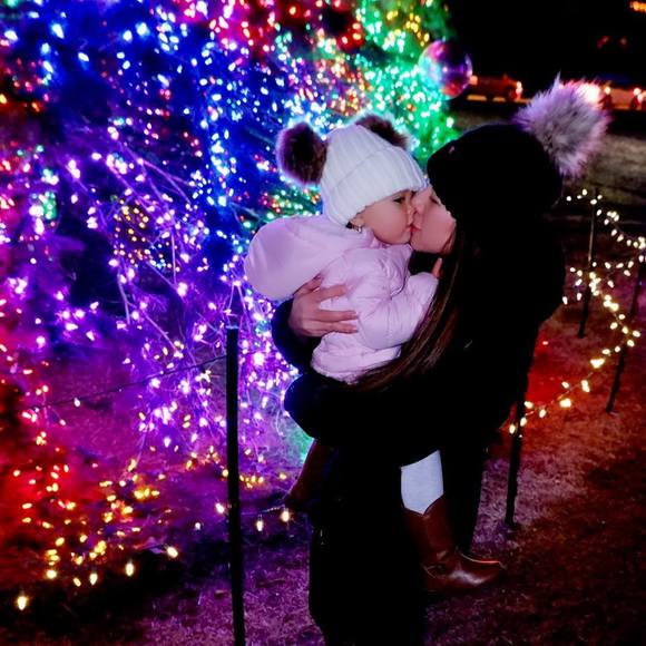 Profile Picture of Nou Konnyvong (@nou_1987) on Poshmark