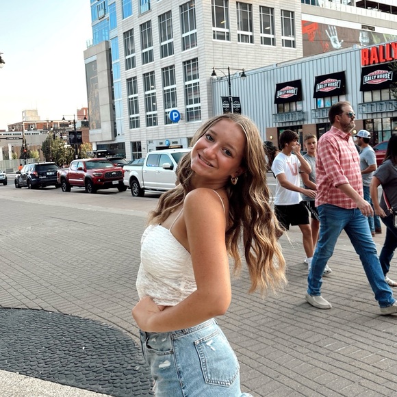 Profile Picture of Myla Pendergast (@mylapendergast) on Poshmark