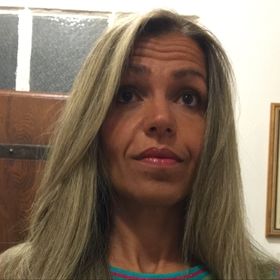Profile Picture of Lisa Guarnieri (@lisssina) on Pinterest