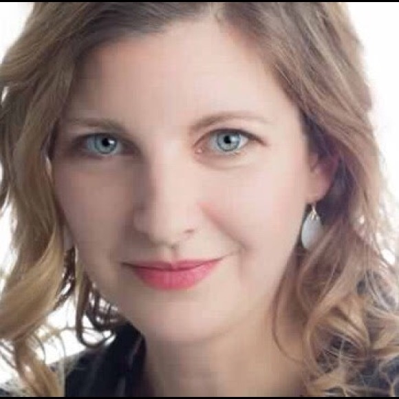 Profile Picture of Lisa Jean (@charliegirl702) on Poshmark