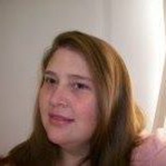 Lori Esterly - Poshmark Profile Picture of Lori Esterly (@loriesterly) on Poshmark