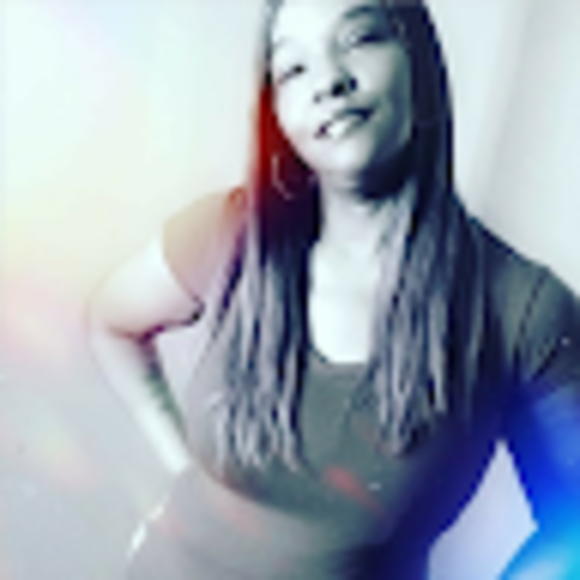 Profile Picture of Lethia Kelly (@lethiakelly22) on Poshmark