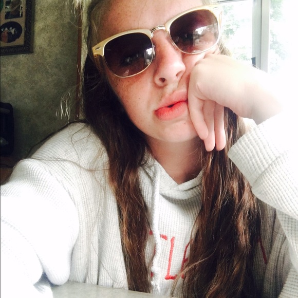 Profile Picture of Elissa Mcgee (@e_mcgee6) on Poshmark