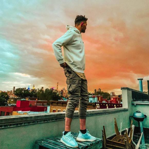 Yuriy Bagriy - Poshmark Profile Picture of Yuriy Bagriy (@buyinglots) on Poshmark