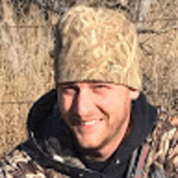 Profile Picture of Adam Zach (@adamzach111) on Poshmark