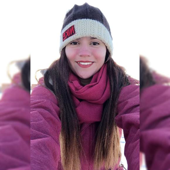 Profile Picture of Dennise Helmick (@xika_sud16) on Poshmark