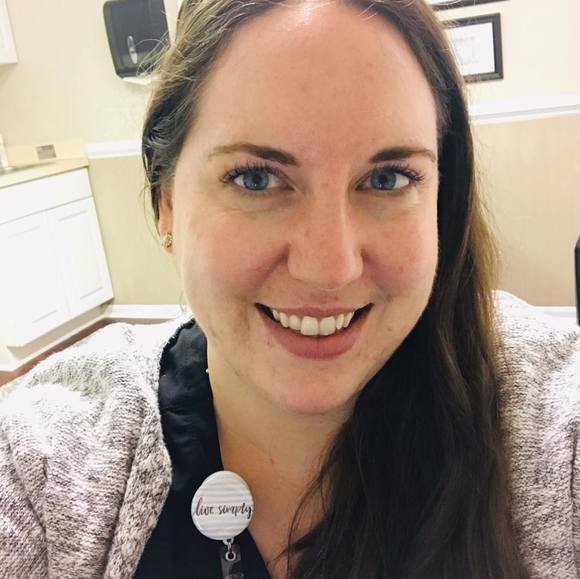 Profile Picture of Lauryl Magnotti (@lmm238) on Poshmark