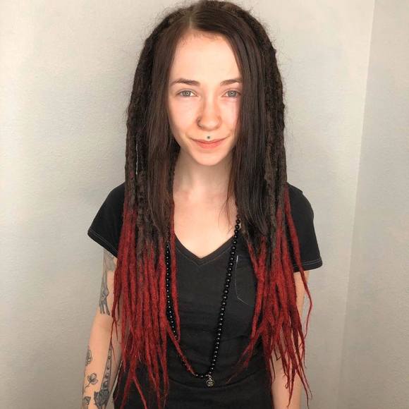 Profile Picture of Audrey Featherngill (@a_featherngill) on Poshmark