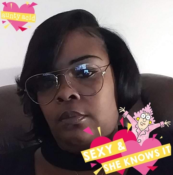 Profile Picture of Ella Getter (@missella36) on Poshmark