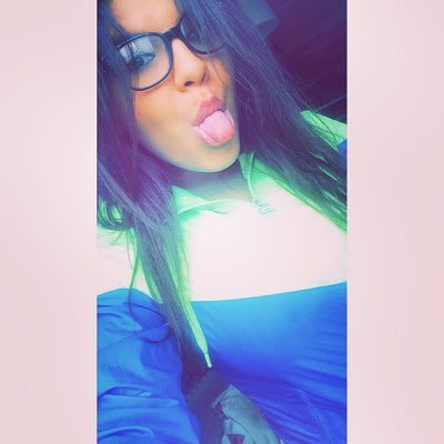Profile Picture of Mel Mok  ✨ ✋ (@SheyDiixNeuf) on Twitter
