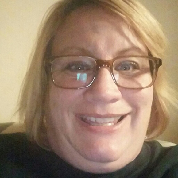 Profile Picture of Julie Prusinowski (@juliep1970) on Poshmark