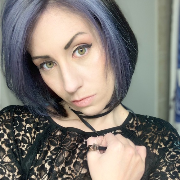 Profile Picture of Sara Tindill (@saratindill) on Poshmark