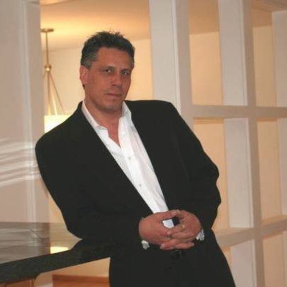 Profile Picture of David Chamaty (@dchamaty) on Poshmark