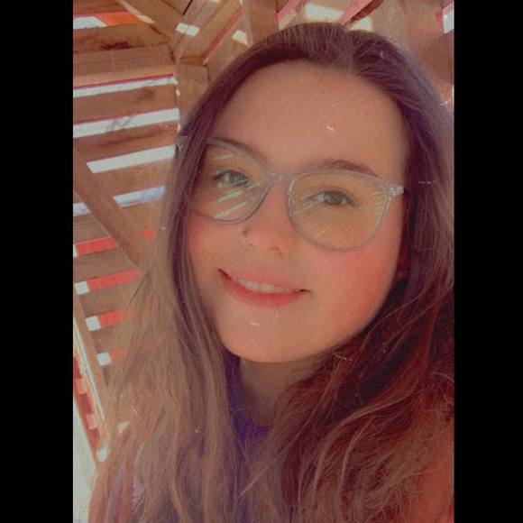 Profile Picture of Lani Duncil (@lani_jade) on Poshmark