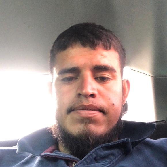 Profile Picture of Juan Claudio (@claudiojuan25) on Poshmark