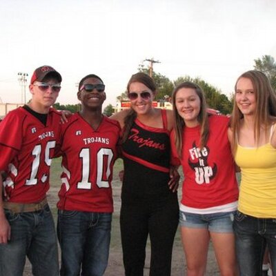 Profile Picture of Albert Tello (@ITweetGame69) on Twitter