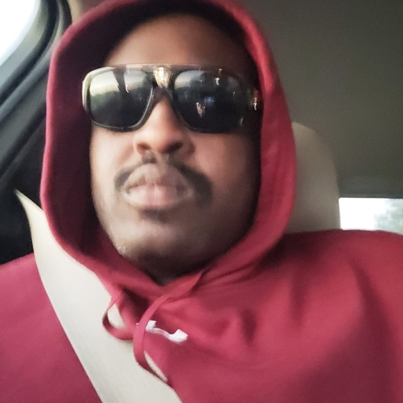 Profile Picture of David Marks (@mrmarks) on Poshmark