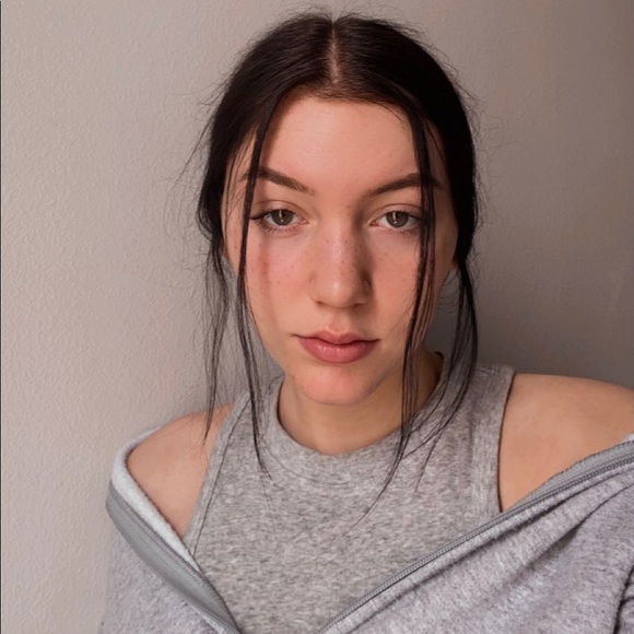 Profile Picture of Paige Schmidt (@prettygrlpaige) on Poshmark