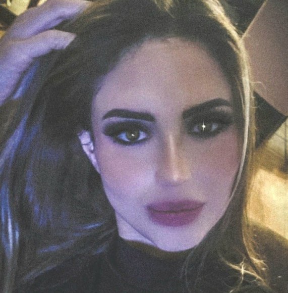 Profile Picture of Violeta Batarse (@violetabatarse) on Poshmark