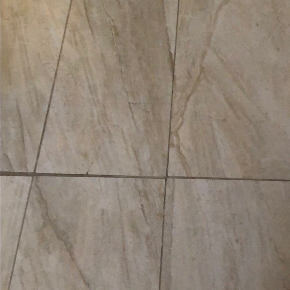 Ray Aleman - Poshmark Profile Picture of Ray Aleman (@ryan0105) on Poshmark