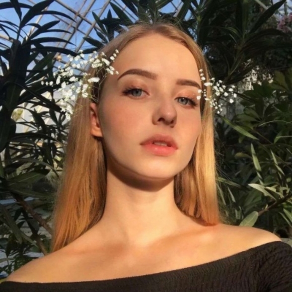 Profile Picture of Zennon Zennon (@zennon46551222) on Poshmark