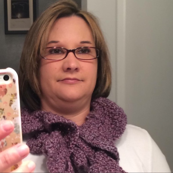 Profile Picture of Lori Berry (@loriberry37) on Poshmark