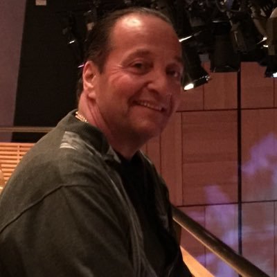 Profile Picture of Ronnie Daniels (@howyoodooin) on Twitter