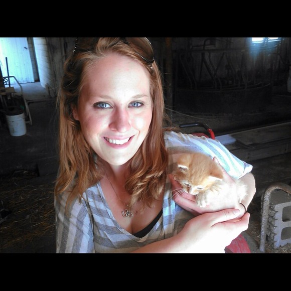 Profile Picture of Julia Doran (@jdoran) on Poshmark