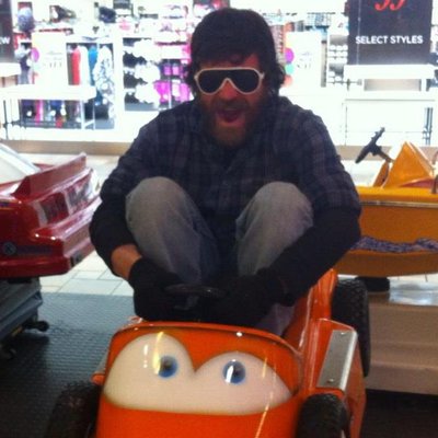 Profile Picture of Hugs&Headlocks (@DaveEuliss) on Twitter
