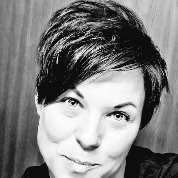 Profile Picture of Angela Gilbert (@ajgilbe) on Poshmark